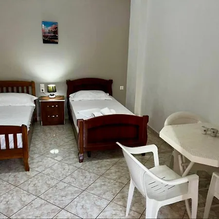 Viola Hotel *