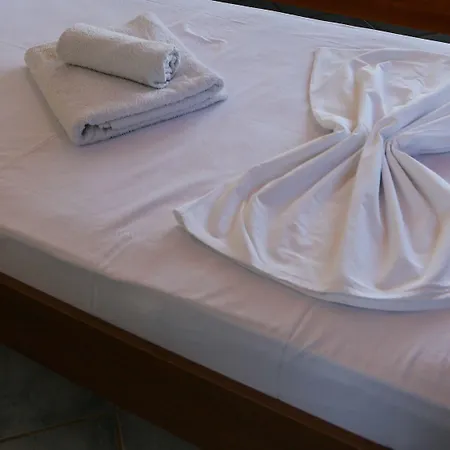 Viola Seaside Villa فندق كساميل